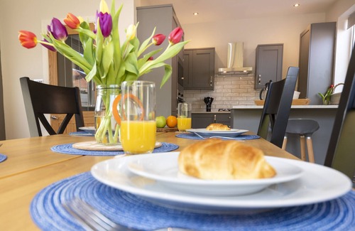 Scarborough House | Luxury bungalow close to Peasholm Park and Scarborough's North Bay attractions