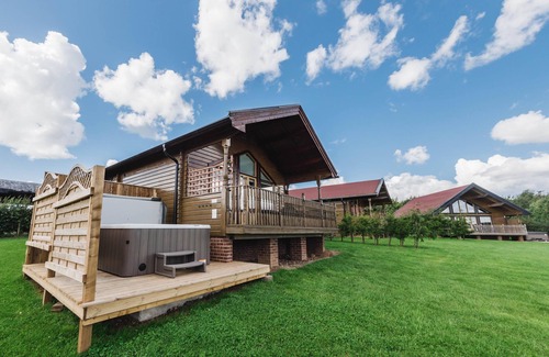 Nunthorpe Cabin | Luxury Cabin at Blackthorn Gate