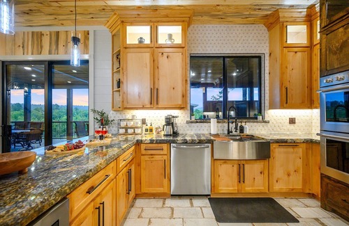 Pickens House | Luxury Cabin | Heated Pool, Hot Tub, Game Loft, Pickleball Court | Sleeps 23 – Risky Business