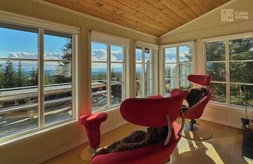Ringsaker Cabin | Luxury cabin Sjusjøen with hot tub, ski in/out, fireplace & WiFi