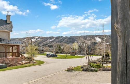 Craigleith Ski Chalet | Luxury Chalet-Walk to Beach/Village w Mtn View