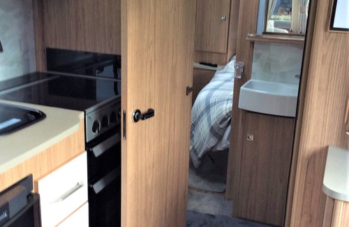Saint-Mayeux House | LUXURY COACHMAN CARAVAN TO SLEEP 1-4