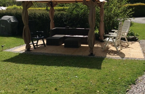 Saint-Mayeux House | LUXURY COACHMAN CARAVAN TO SLEEP 1-4