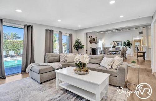 Pompano Beach House | Luxury Coastal Home Quiet Area w Pool Near Beach