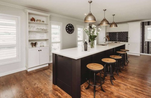 New Plymouth House | Luxury Coastal Retreat in New Plymouth