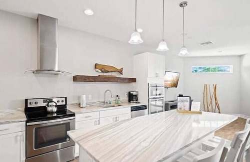 Ocean Side Village Condo | Luxury Condo by the Beach