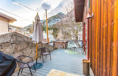 Ouray Condo | Luxury Condo | Blocks to Downtown | Private Deck | 360 Views