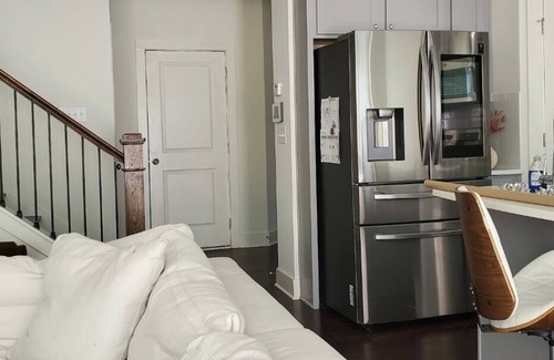 Lithonia House | LUXURY CONDO CLEAN AND SPACIOUS