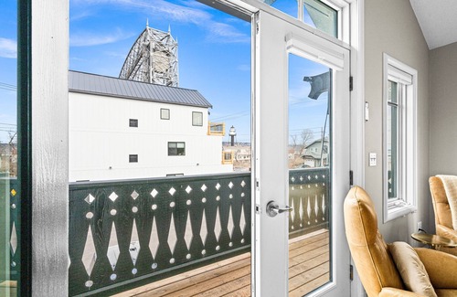 St. Louis County Condo | Luxury Condo w/Beach Access | Dragestil 723-3