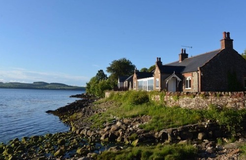 Kirkcudbright Cottage | Luxury Cottage Overlooking Sea with Direct Beach Access Set In 2 Acres