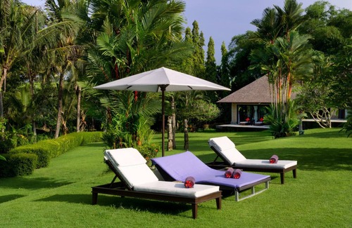 Munggu House | Luxury Designer Villa in A+ Location Berawa Bali