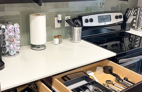 Rio Grande Apartment | Luxury Downtown Apt- King Bed-1Gb wifi