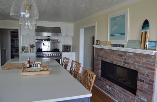 Town of East Hampton House | Luxury East Hampton Home; Sunset, Bay View, Direct Water Access; Newly Renovated
