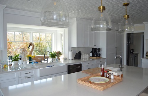 Town of East Hampton House | Luxury East Hampton Home; Sunset, Bay View, Direct Water Access; Newly Renovated
