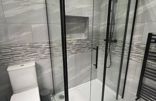 East Ham North House | Luxury Ensuite Room in London(Parking on Premises)