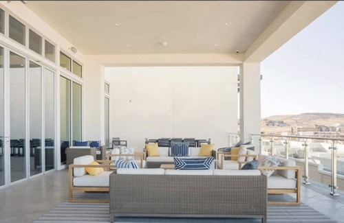 Lone Tree Apartment | Luxury Entire 2 BdRm 2 Bath High Rise Condo