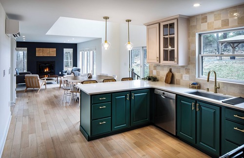 Leeds House | Luxury Escape with Panoramic Mountains Views