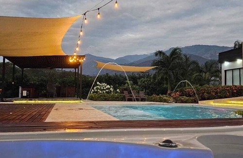 Olaya House | Luxury Estate with Swimming Pool and Private Jacuzzi