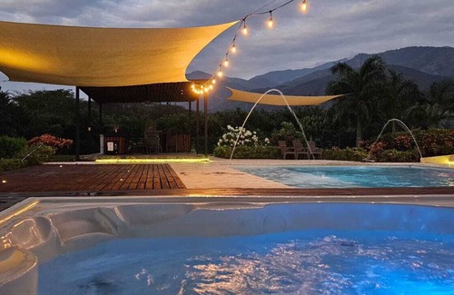 Olaya House | Luxury Estate with Swimming Pool and Private Jacuzzi