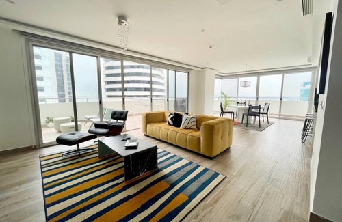 Kennedy Apartment | Luxury Exclusive Loft @ Santana Lofts