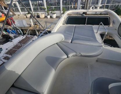 Torrevieja Boat Rental | Luxury experience on a 16-meter Azimut yacht