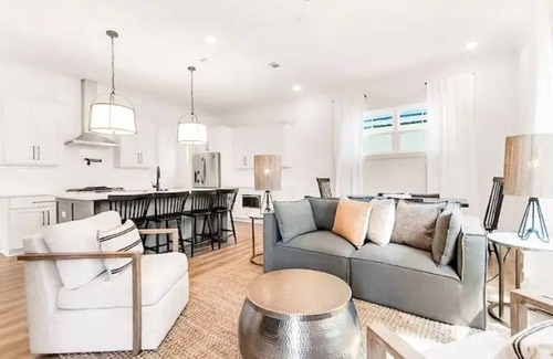 Ono Island House | Luxury Family Home on Bay w/Pool 2 miles to Beach