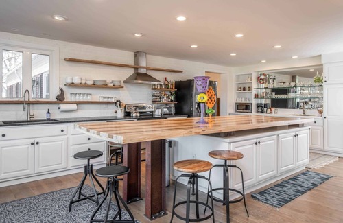 Hendersonville House | Luxury family retreat home with stunning mountain views.