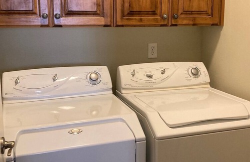 Logan House | Luxury five bedroom townhouse! Great location just off of Main Street!