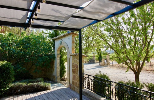 Sainte-Cecile-les-Vignes House | Luxury Provence DiWine House with Large heated swimming pool on the Vineyard