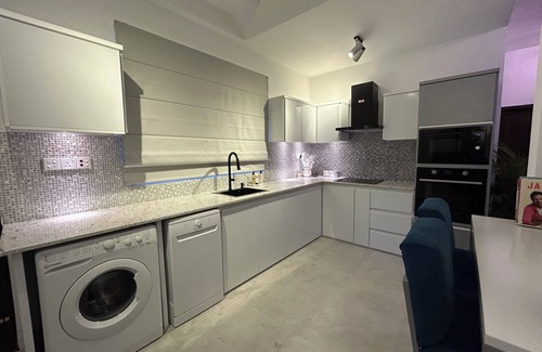 Battaramulla House | Luxury Fully AC 3 Bed 3 Bathroom House Pelawatta Battaramulla Colombo Sri Lanka