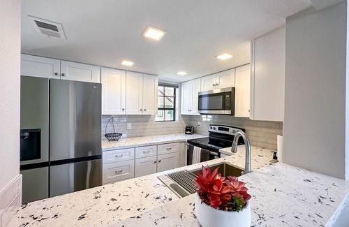 La Contessa Condo | Luxury, fully Upgraded Condo unit: all amenities