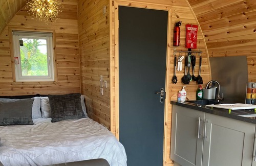 Mablethorpe Apartment | Luxury Glamping Pod with Hot Tub, fees apply