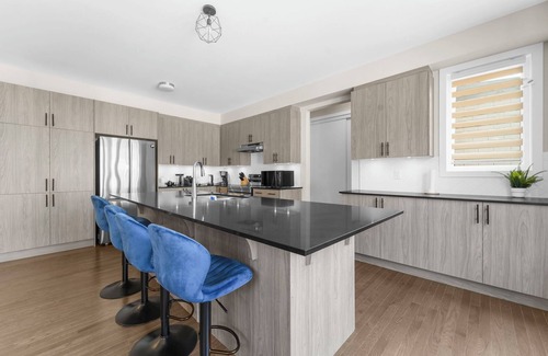 Ottawa Division House | Luxury Getaway | Game Room Entertainment + Dedicated Office Space