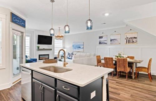 Spanish Wells House | Luxury Getaway! Brand New 4BD! Near Coligny Beach