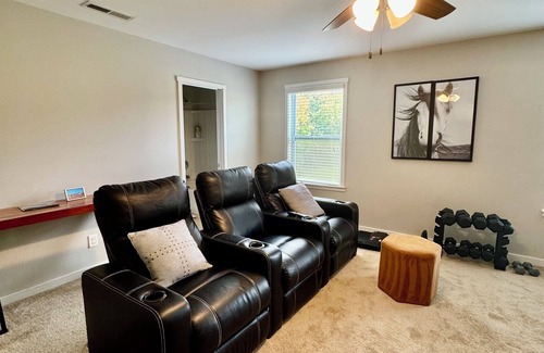 Monroe House | Luxury Golf Comm house w Pond, Pool & Tennis