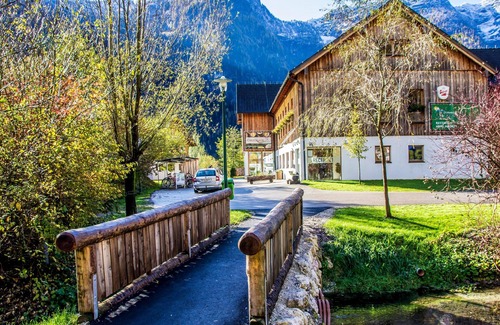 Obertraun House | Luxury group accommodation on holiday park