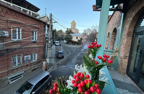 Avlabari House | Luxury Guesthouse with 4 Premium Bedrooms & Private Wine Cellar