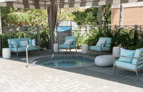 Hollywood Hills Apartment | Luxury Hidden Gem