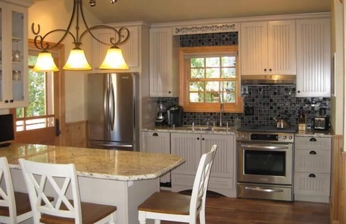 Truckee Cabin | Luxury Historic Truckee River Cabin Hideaway