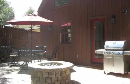 Truckee Cabin | Luxury Historic Truckee River Cabin Hideaway
