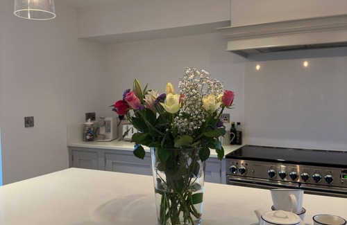 Seahouses House | Luxury Holiday Cottage Sleeps 8, near the beach between Bamburgh and Seahouses