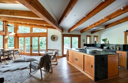 El Portal House | Luxury Home 20 Minutes to Yosemite Valley for 8