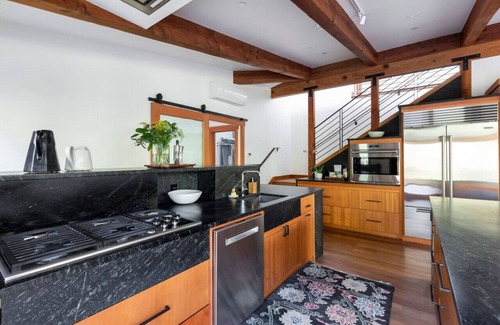 El Portal House | Luxury Home 20 Minutes to Yosemite Valley for 8