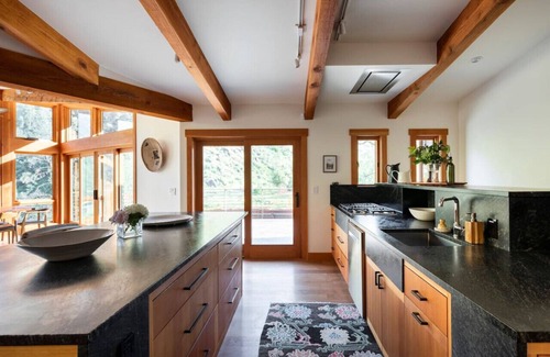 El Portal House | Luxury Home 20 Minutes to Yosemite Valley for 8