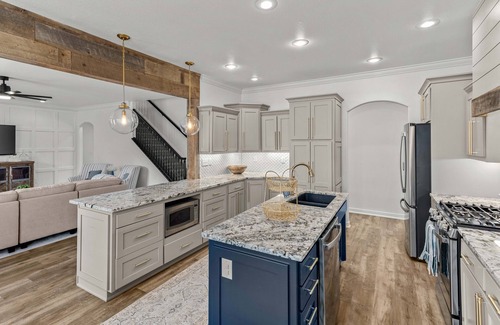 Bentonville House | Luxury Home @ Crystal Bridges + Trail Access!