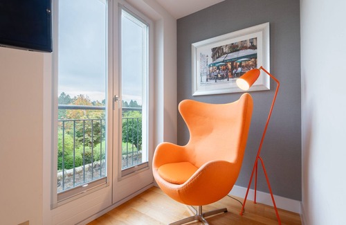 St. Andrews Apartment | Luxury home | Heart of town | Parking | Juliet balconies overlooking park