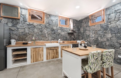 Taucho House | 'Luxury Home la Cueva del Guanche' with Sea View, Private Pool and Wi-Fi