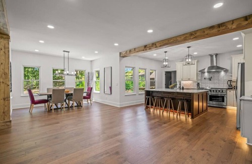 Gainesville House | Luxury Home w/Private Dock and Pool