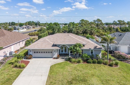 Broadmoor House | Luxury home with pool, near golfing and minutes to the beach.
