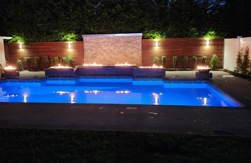 Glen Cove House | Luxury Home with Resort Style Pool